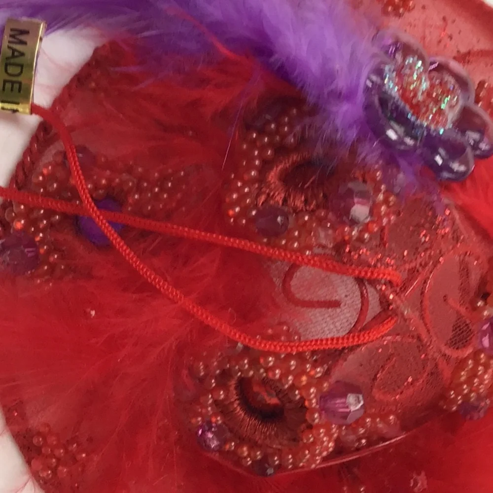 2004 Avon Elegant Ladies Red Hat Collectible Christmas‎ Ornament NWT